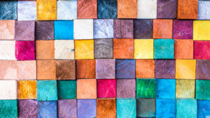 des carrés juxtaposés de couleurs variées formant un bel ensemble